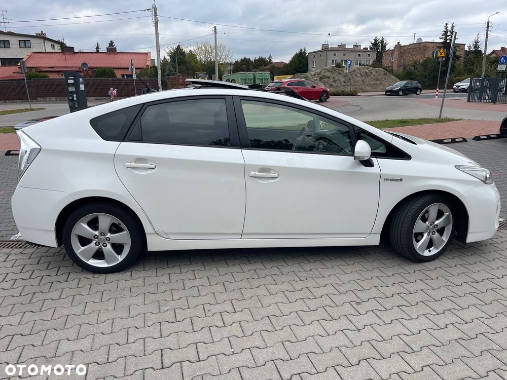 Toyota Prius 1.8 HSD Premium - 8