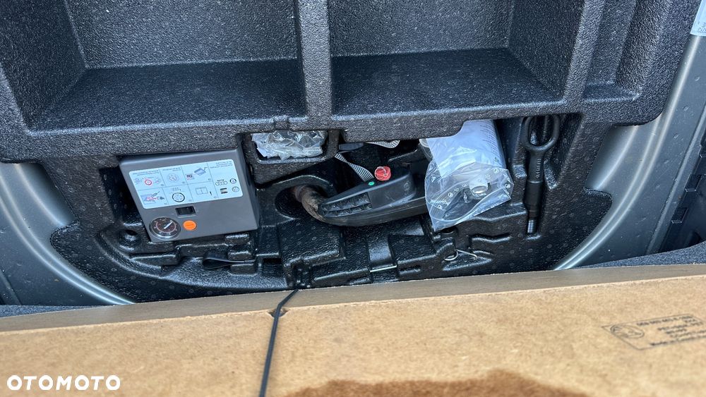 Land Rover Discovery Sport - 16