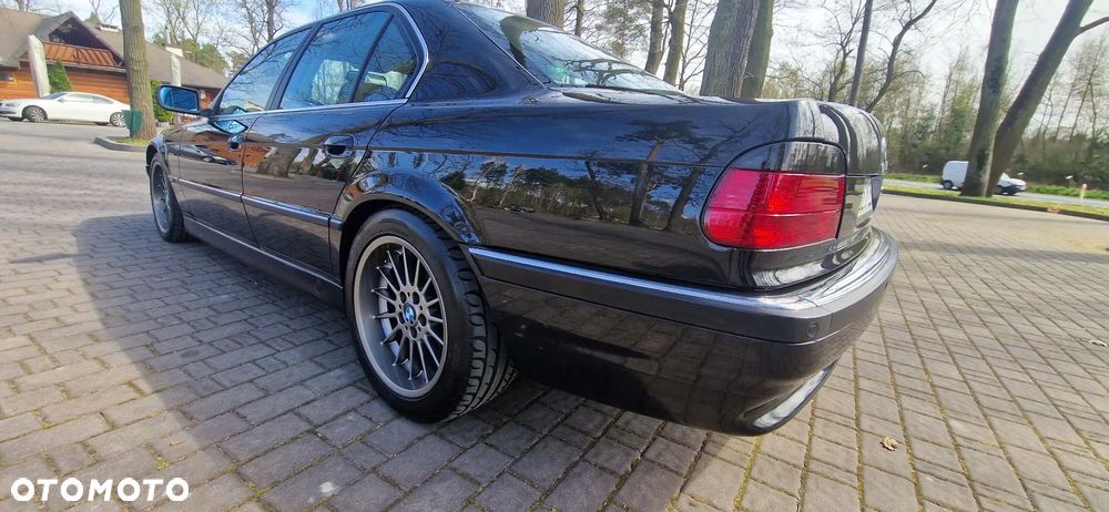 BMW Seria 7 740i - 18