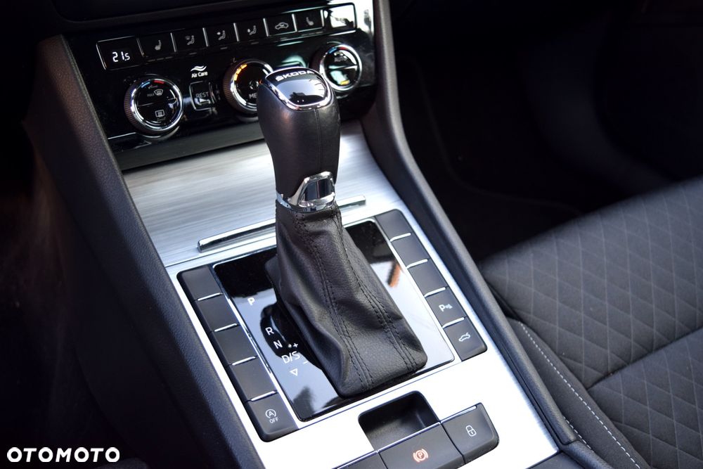 Skoda Superb 1.5 TSI Sportline DSG - 17