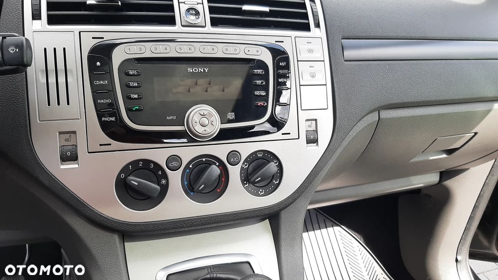 Ford Kuga - 10