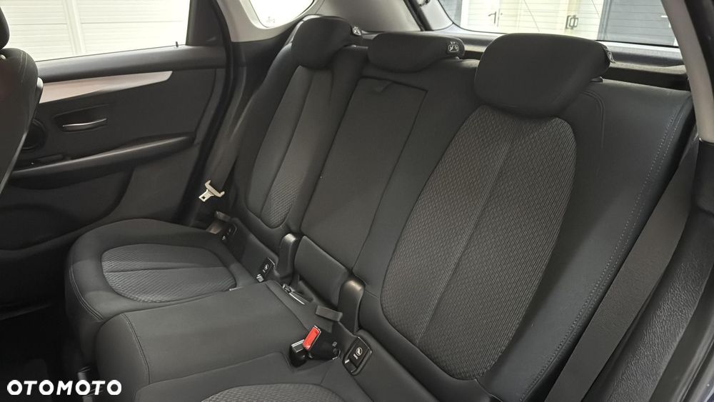 BMW Seria 2 218d - 18