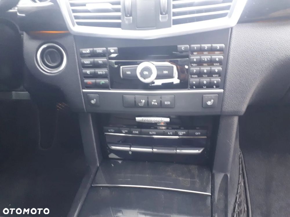 Mercedes-Benz Klasa E 220 CDI Automatik Avantgarde - 23