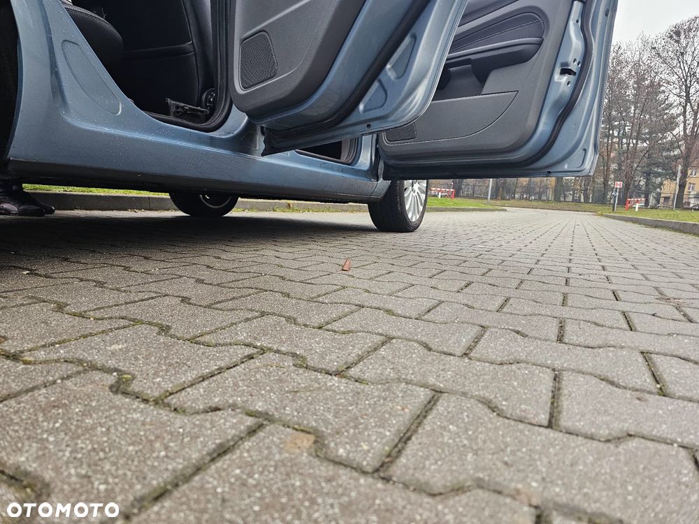 Ford Focus 1.6 16V Titanium - 12