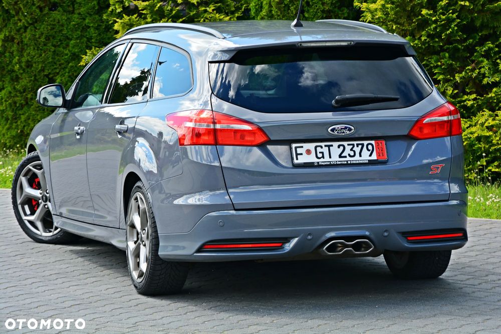 Ford Focus 2.0 TDCi ST - 12