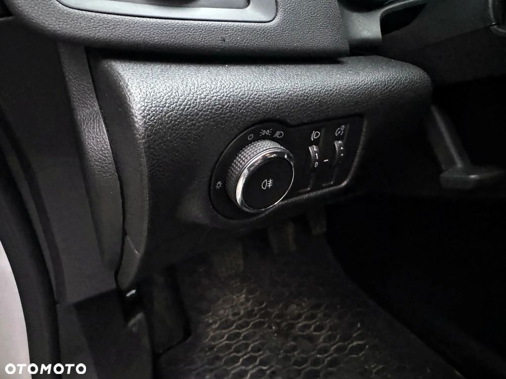 Opel Astra 1.4 T Business - 12