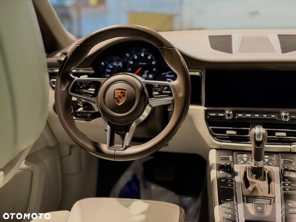 Porsche Macan - 23