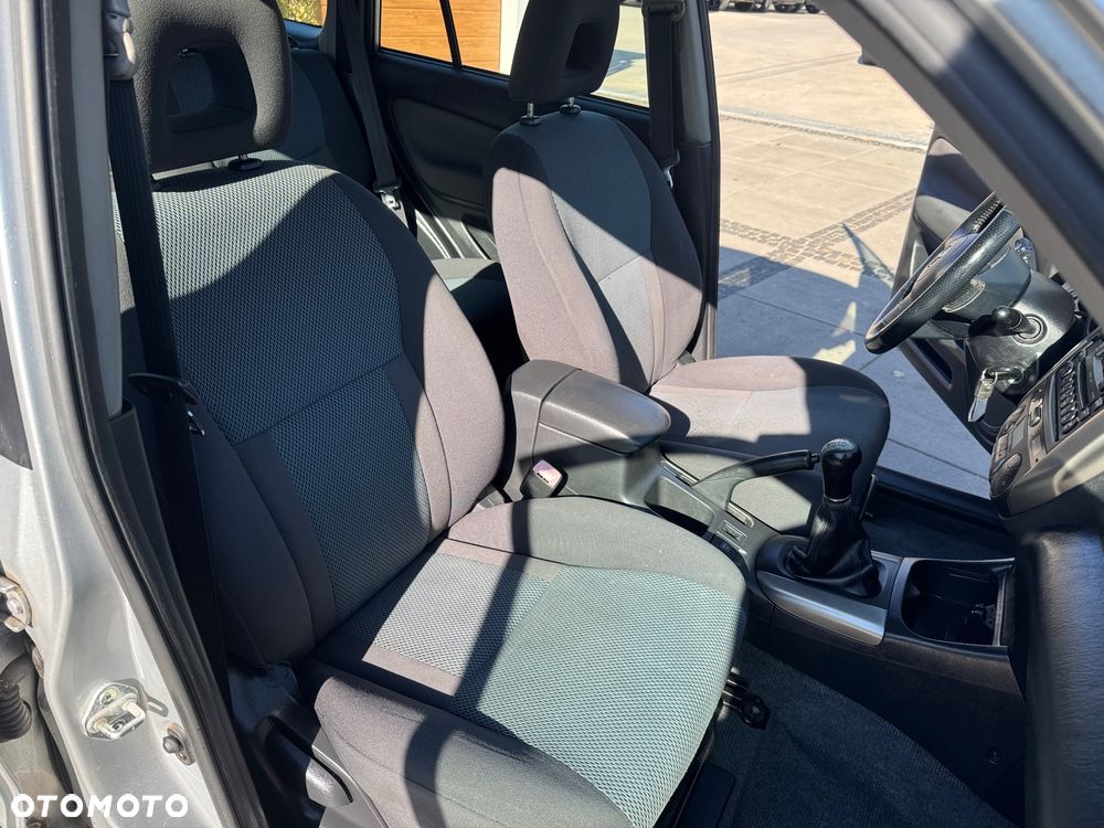 Toyota RAV4 D-4D 4x4 Sol - 21