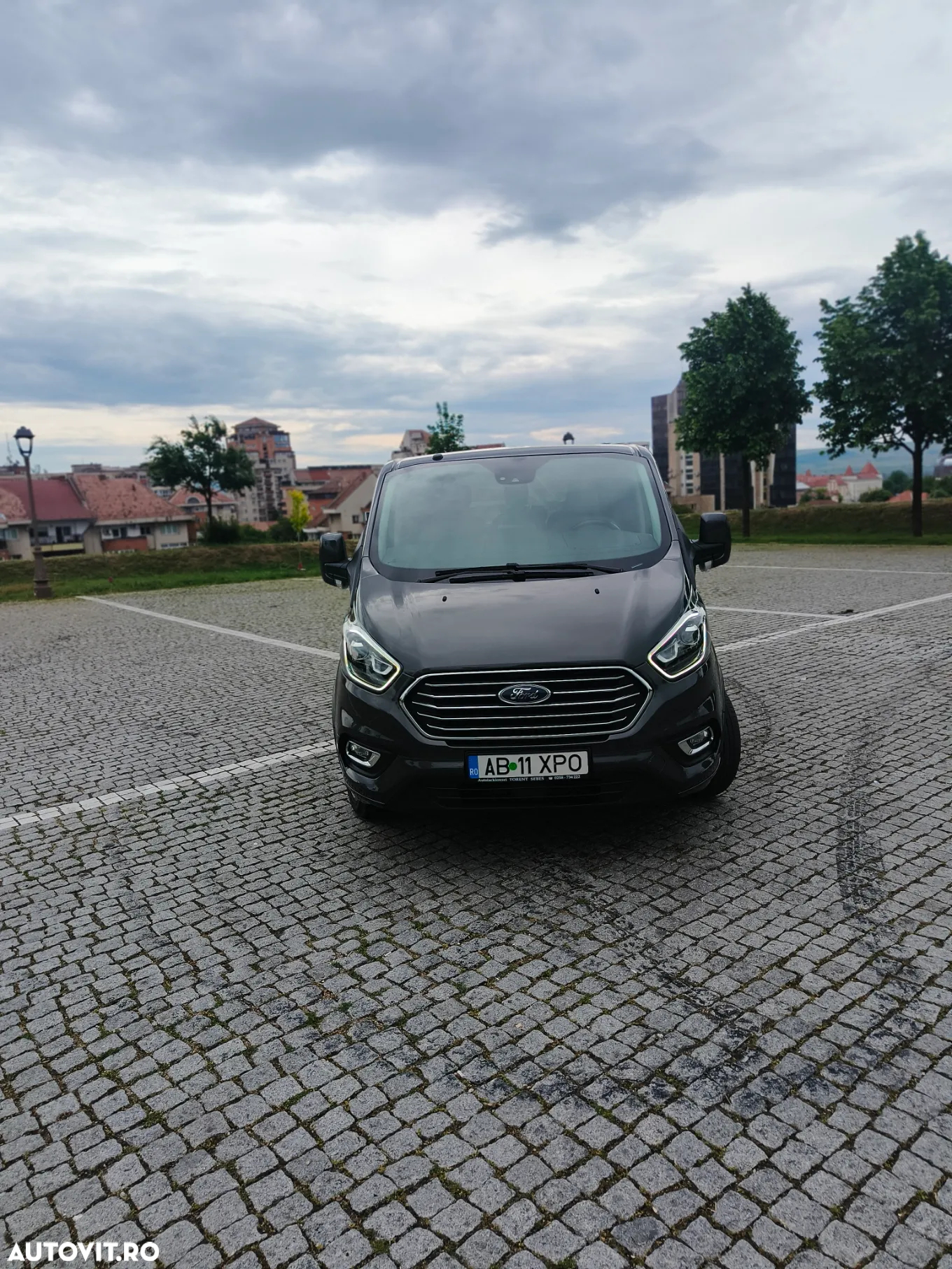 Ford Tourneo Custom - 16