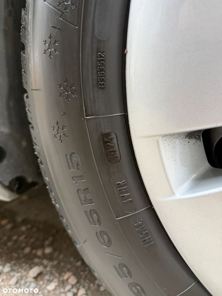 Mercedes-Benz Klasa B 180 (BlueEFFICIENCY) 7G-DCT - 30