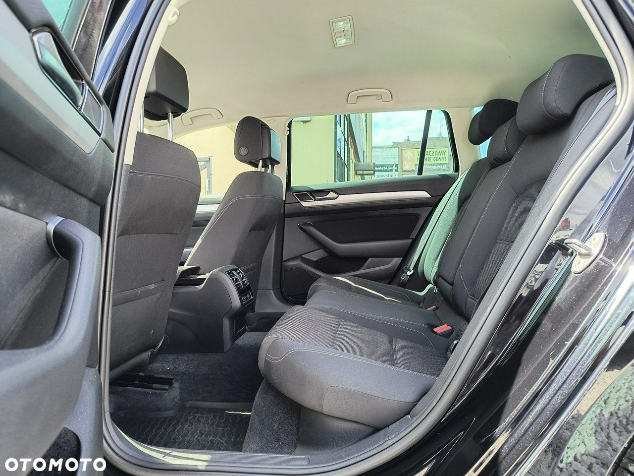 Volkswagen Passat - 11