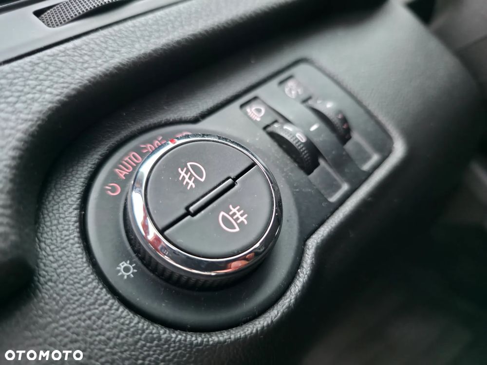 Opel Insignia 1.8 Cosmo - 37