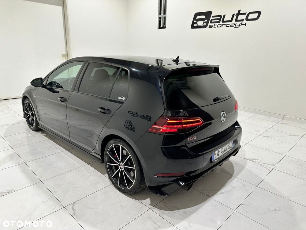 Volkswagen Golf - 25