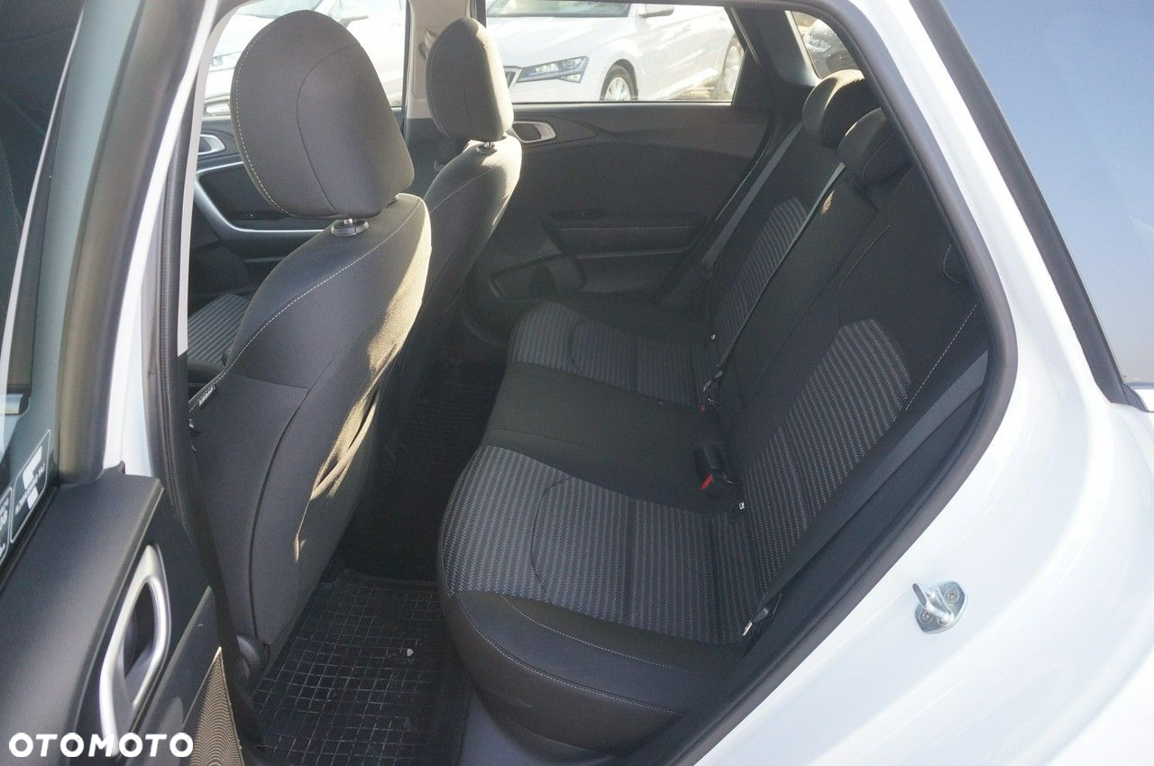 Kia Ceed 1.5 T-GDI M - 25