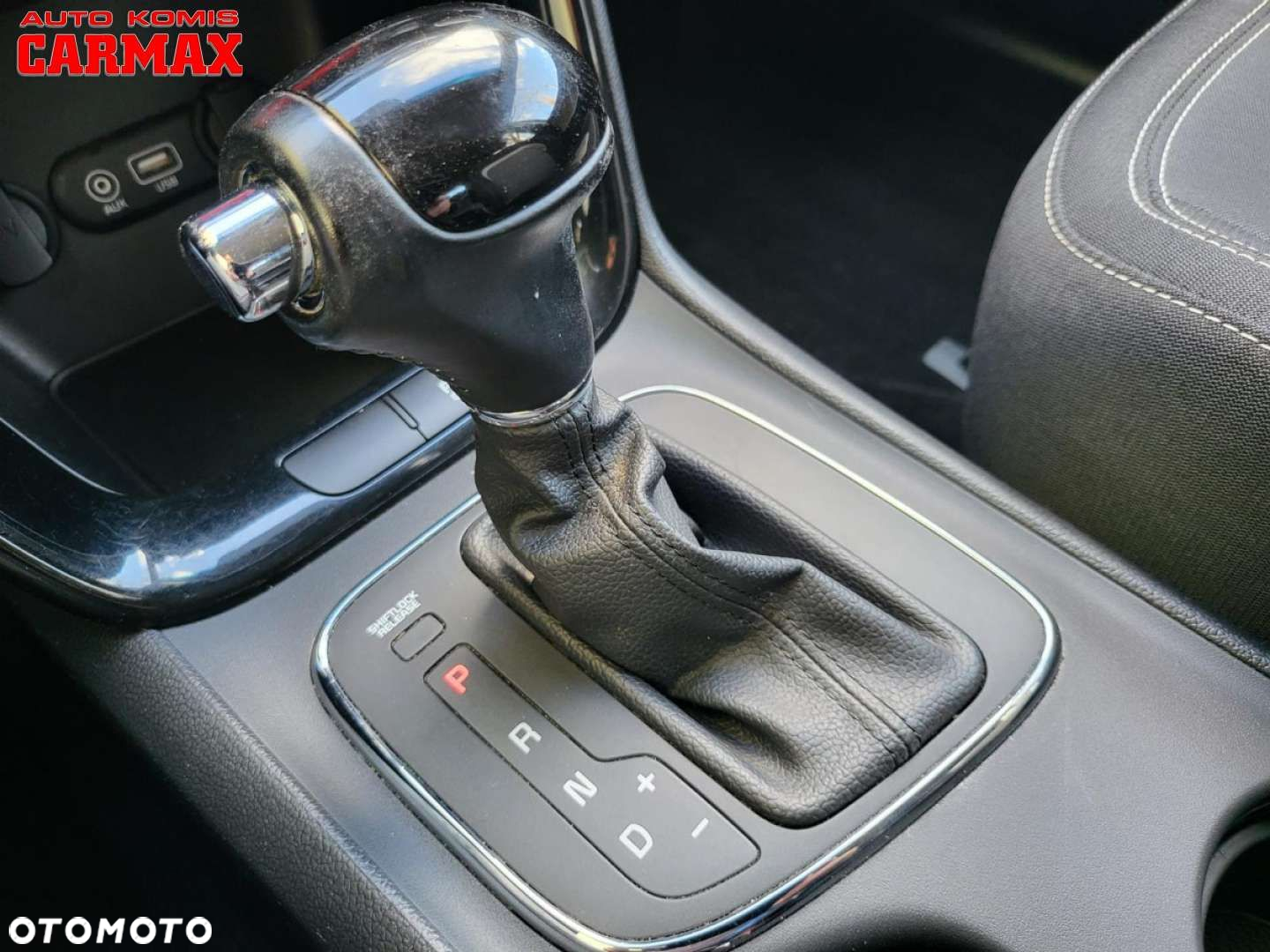 Kia Ceed 1.6 CRDi 136 DCT ISG SW Platinum Edition - 25