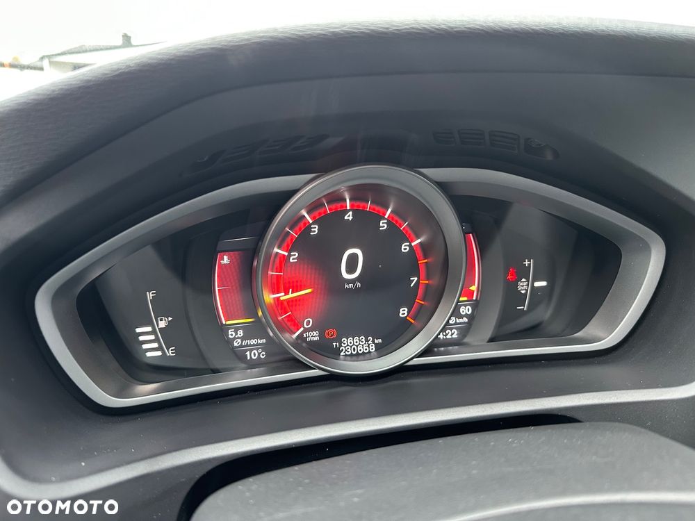 Volvo V40 T3 Drive-E Momentum - 15