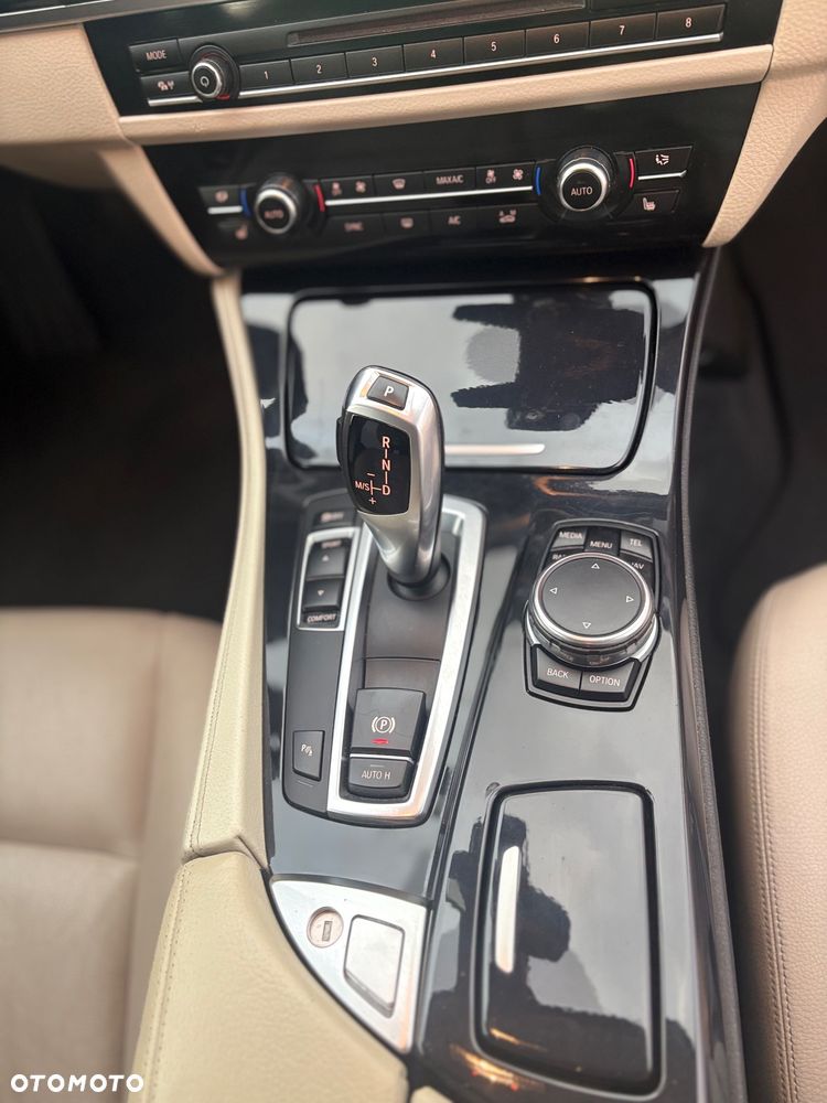 BMW Seria 5 520d - 26