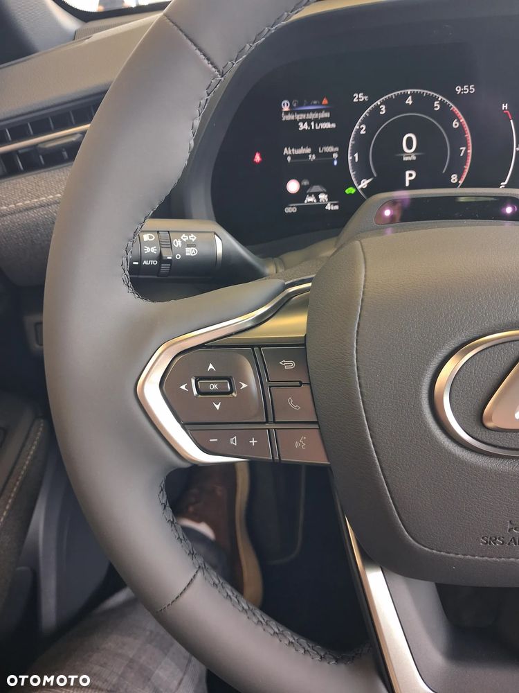 Lexus LBX - 16