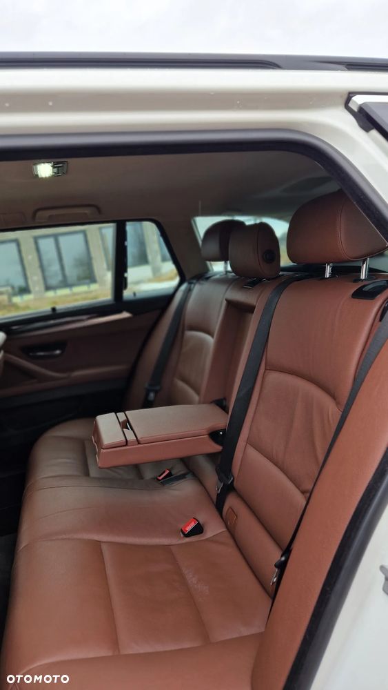 BMW Seria 5 520d xDrive Luxury Line - 17