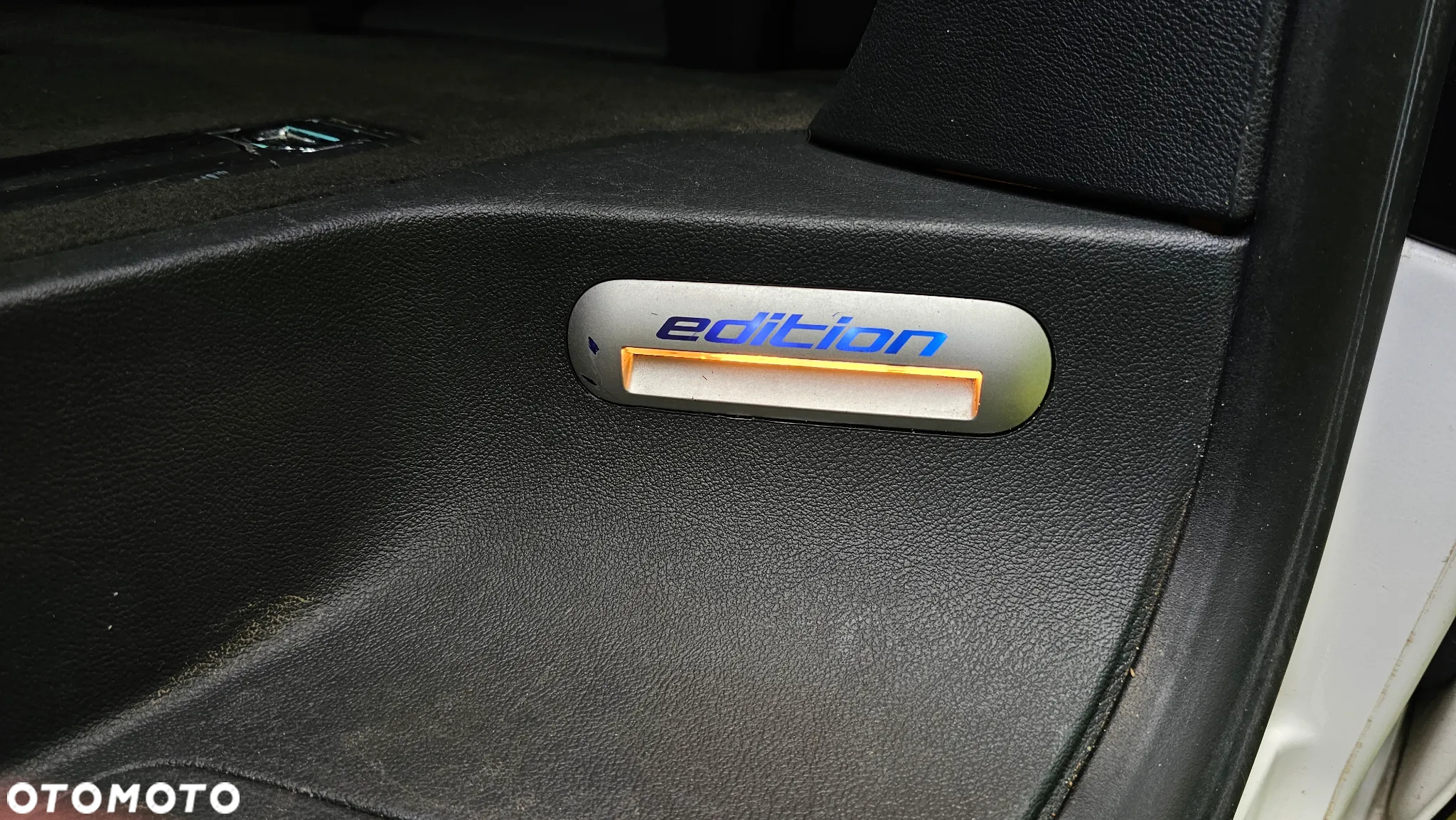 Volkswagen Multivan - 12