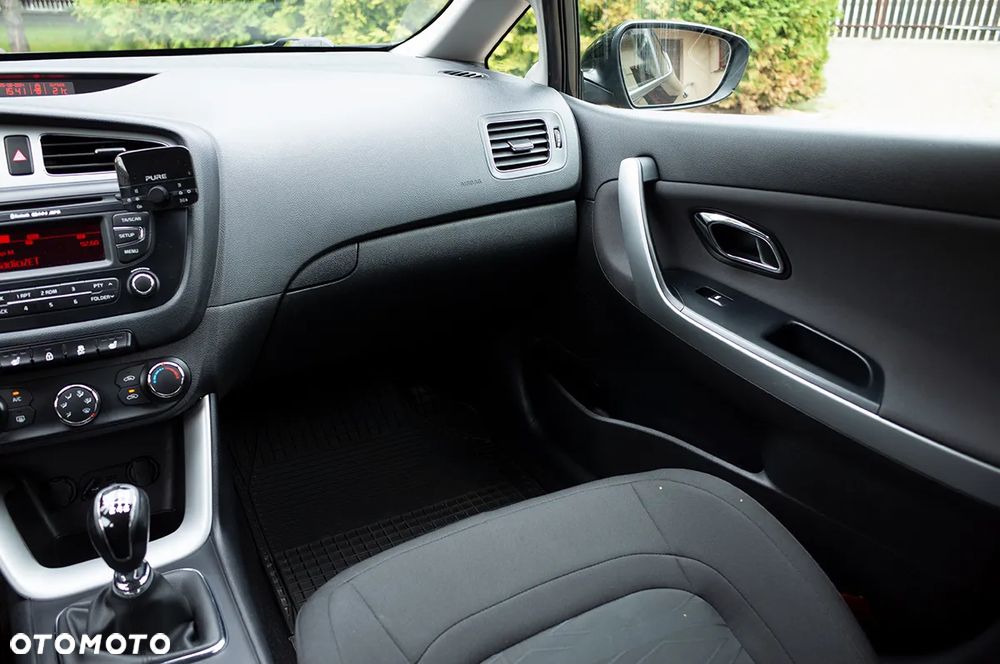 Kia Ceed - 14