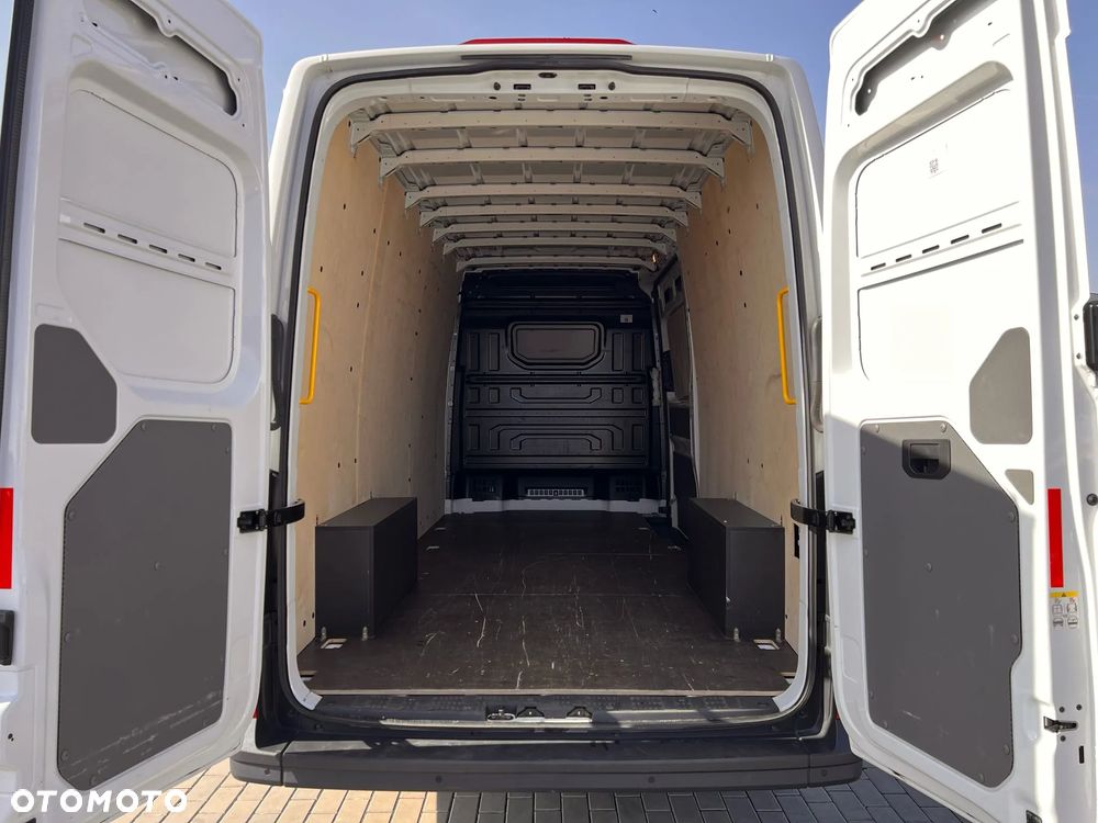 Volkswagen Crafter L3H2 2,0 TDi - 22