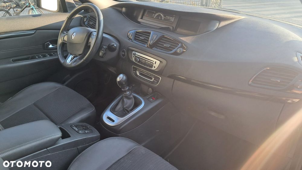 Renault Scenic 1.5 dCi Life - 9