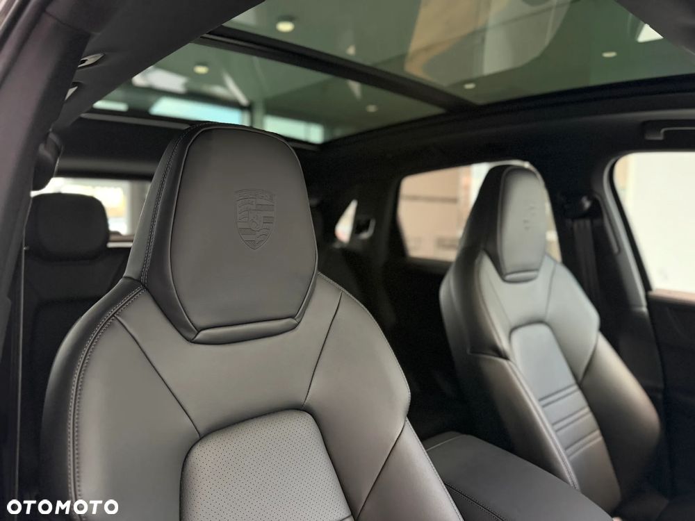 Porsche Cayenne E-Hybrid PHEV Black Edition - 28