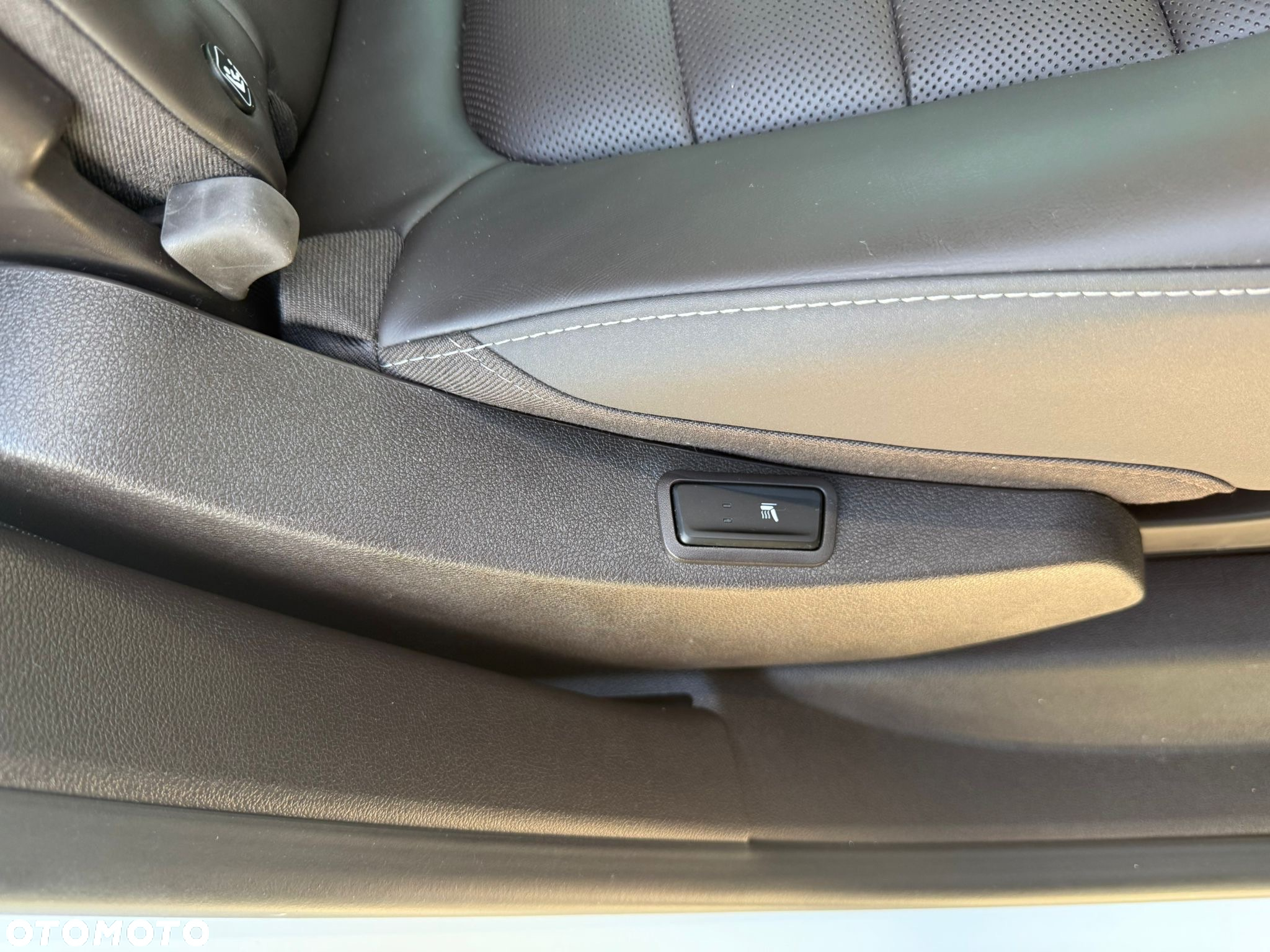 Renault Espace 1.6 dCi Energy Initiale Paris EDC - 23