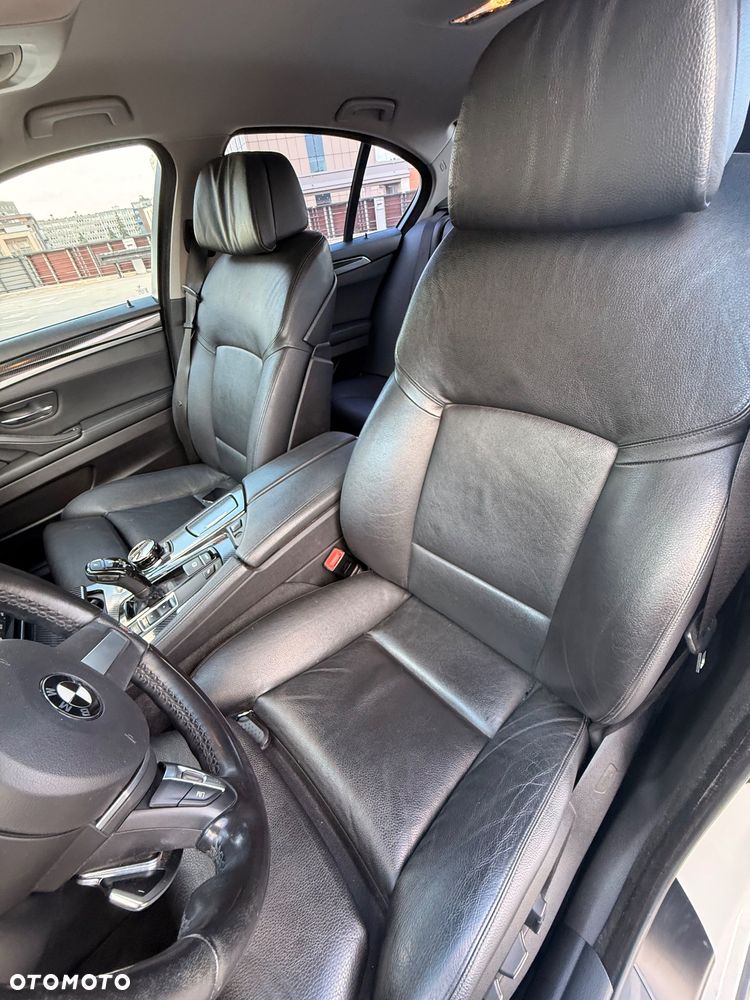 BMW Seria 5 523i - 7