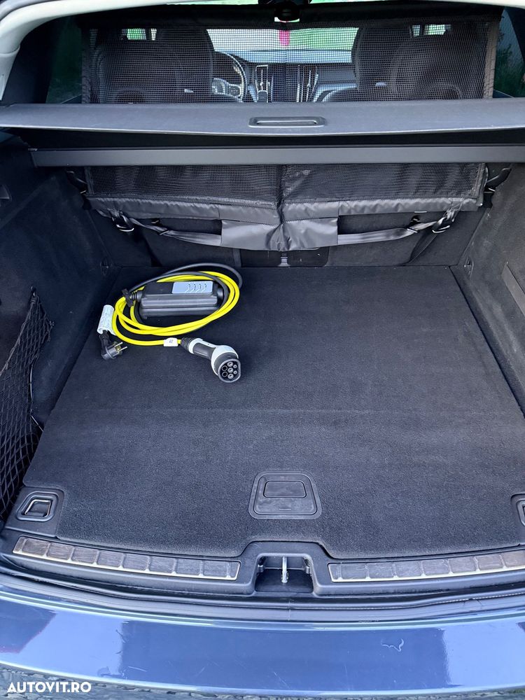 Volvo XC 60 T8 Twin Engine AWD Geartronic Momentum - 37