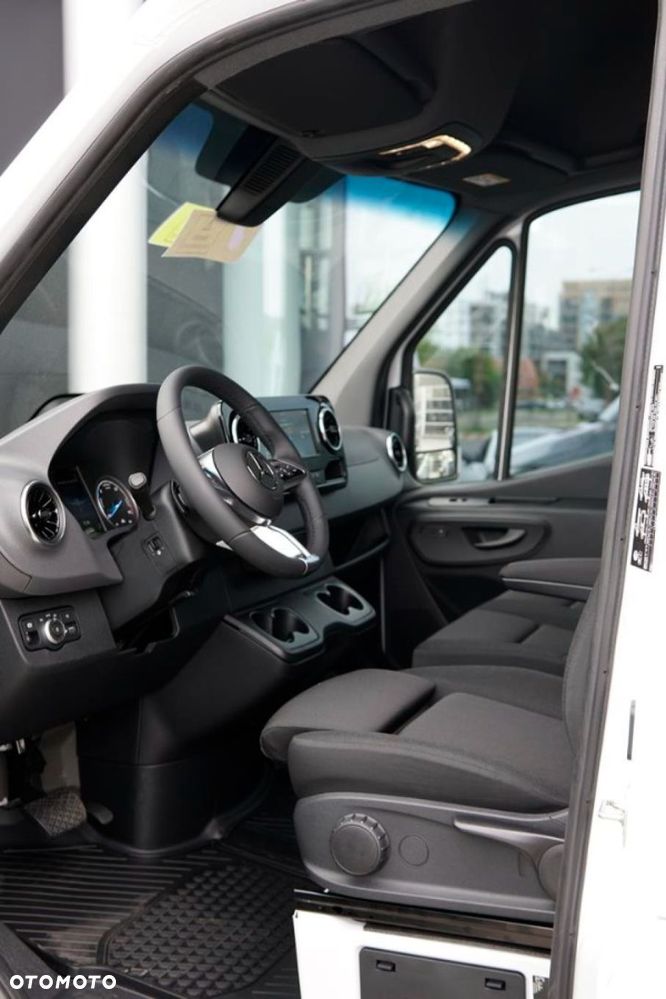 Mercedes-Benz eSprinter - 16