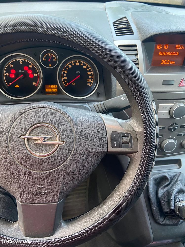 Opel Zafira 1.9 CDTi Enjoy - 4