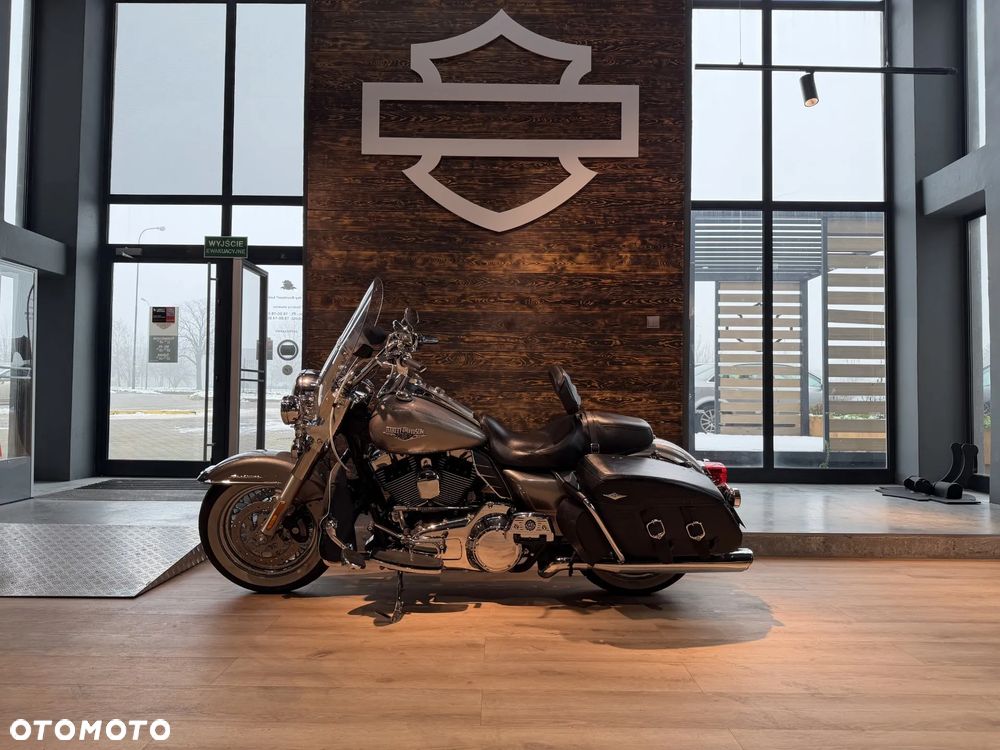 Harley-Davidson Touring Road King - 2