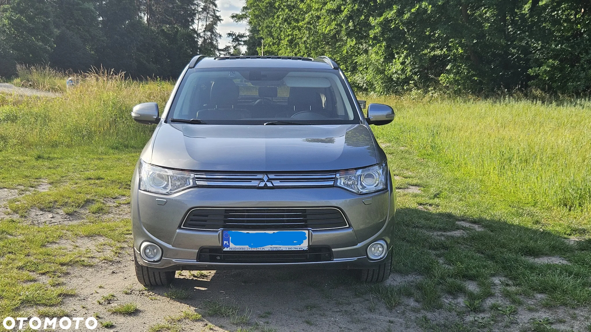 Mitsubishi Outlander - 2