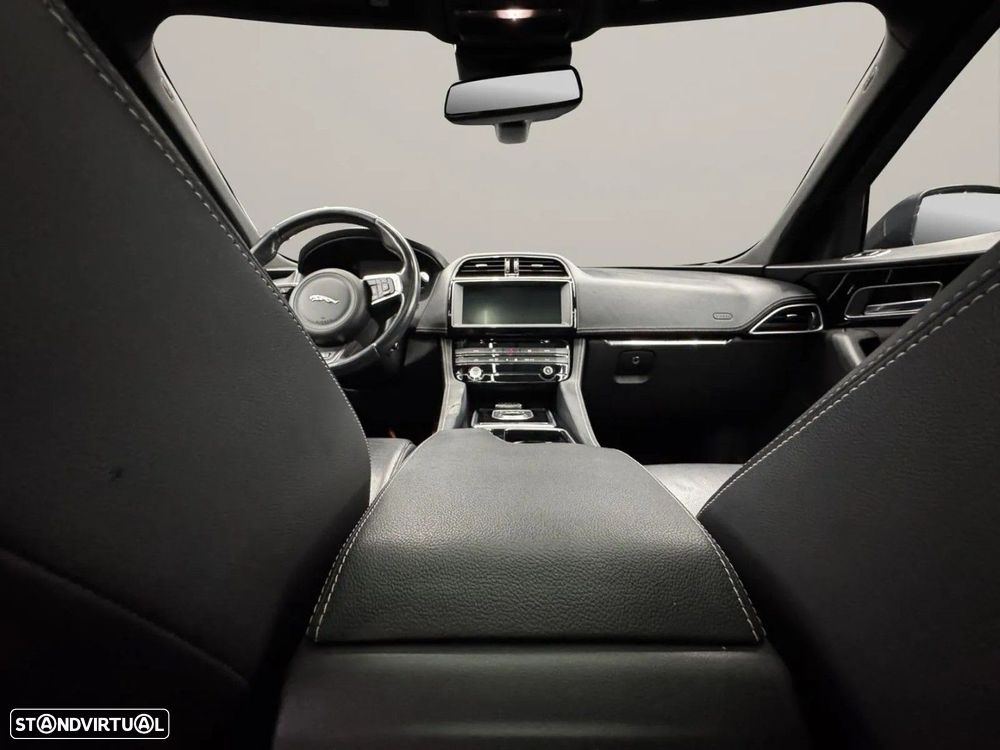 Jaguar F-Pace 2.0 i4D R-Sport Aut. - 13