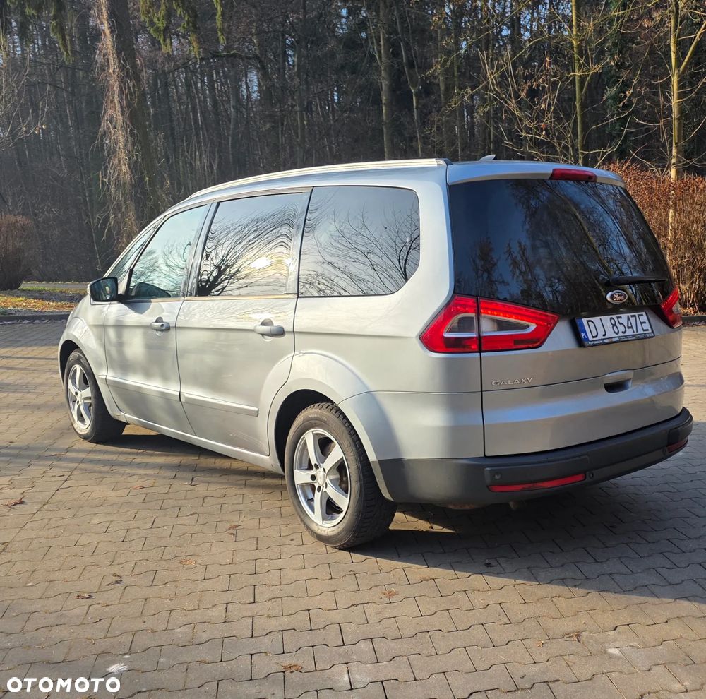 Ford Galaxy 2.0 TDCi Ambiente - 3