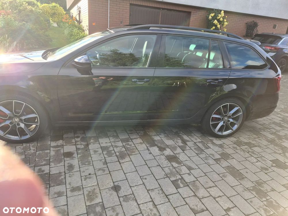 Skoda Octavia 2.0 TDI DSG RS - 3