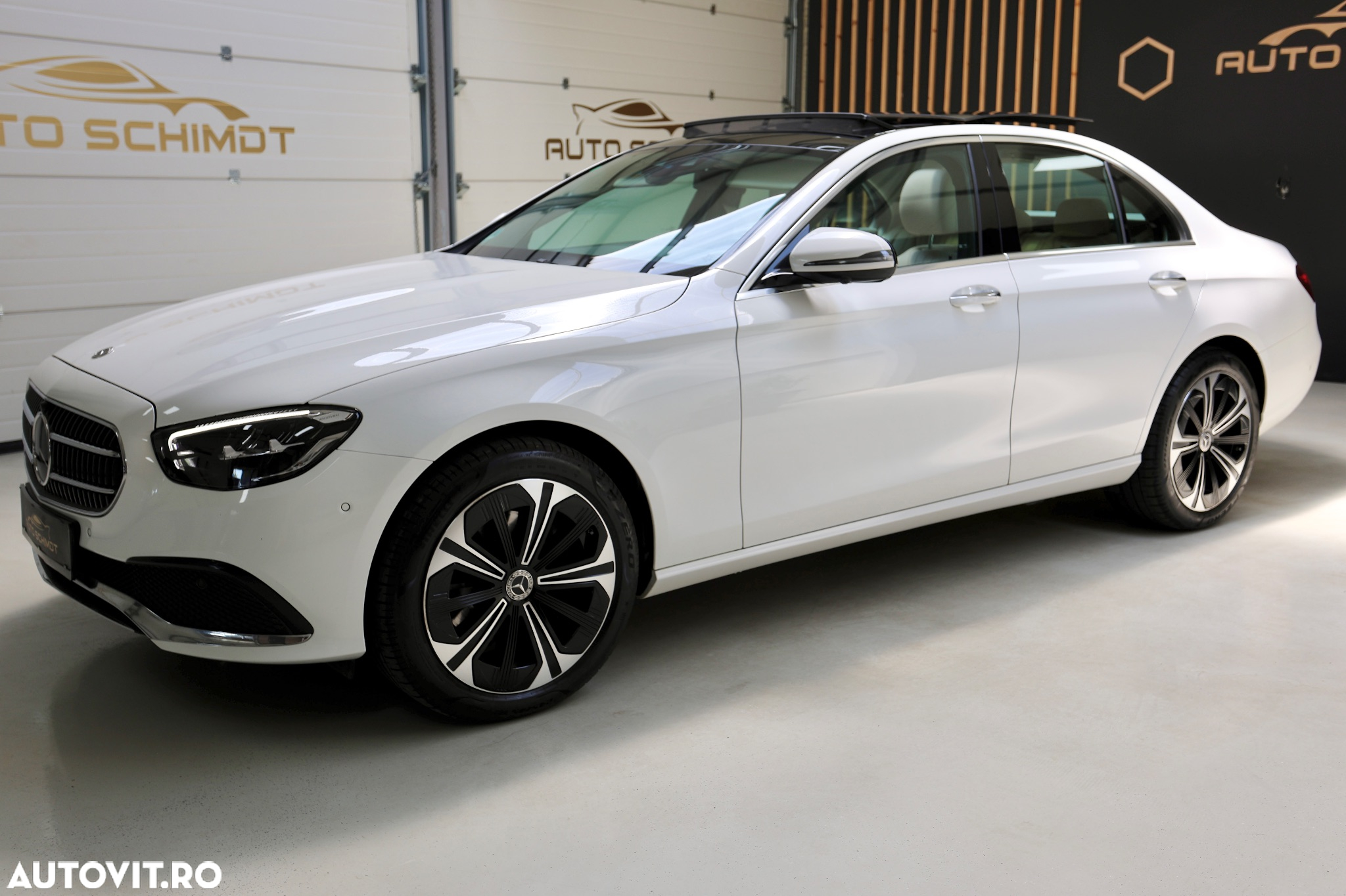 Mercedes-Benz E 300 d 4Matic 9G-TRONIC Exclusive - 3