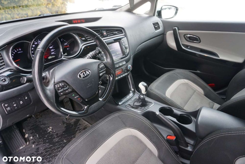 Kia Ceed 1.6 GDI L - 8