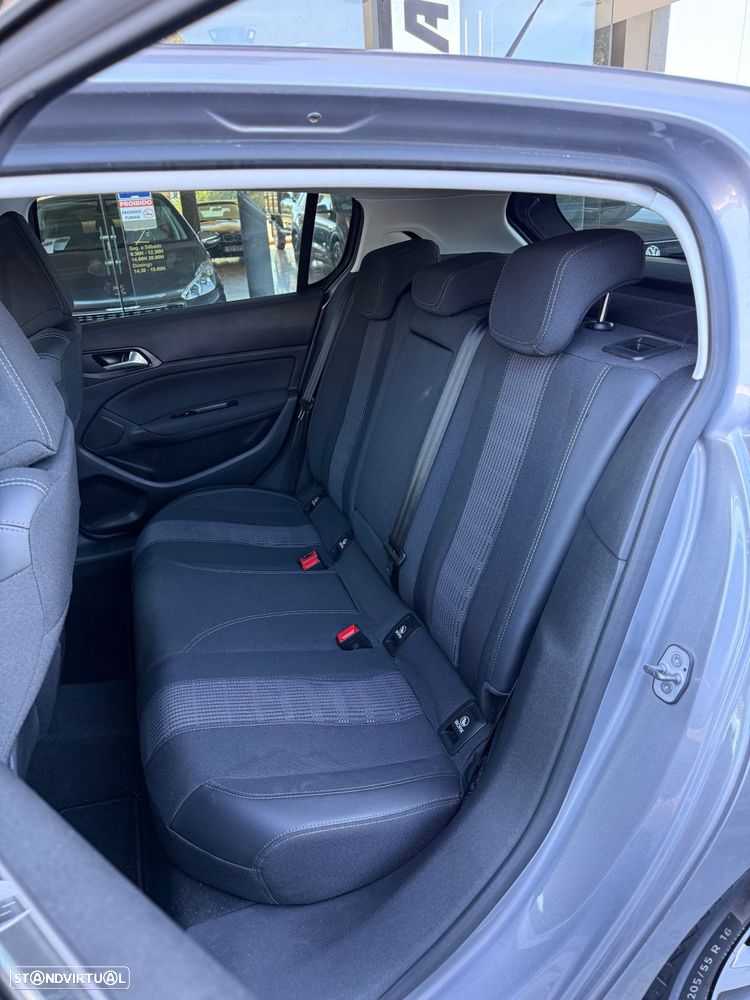 Peugeot 308 1.2 PureTech Allure EAT8 - 13
