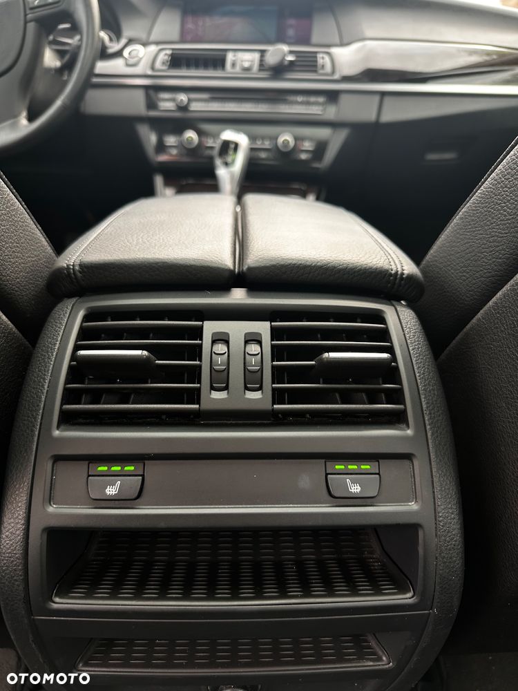 BMW Seria 5 528i xDrive - 17