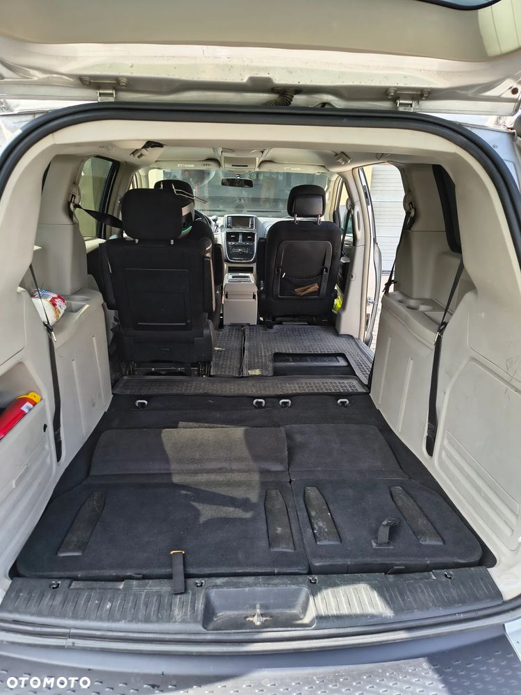 Dodge Grand Caravan - 14