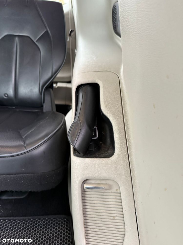 Chrysler Pacifica - 14