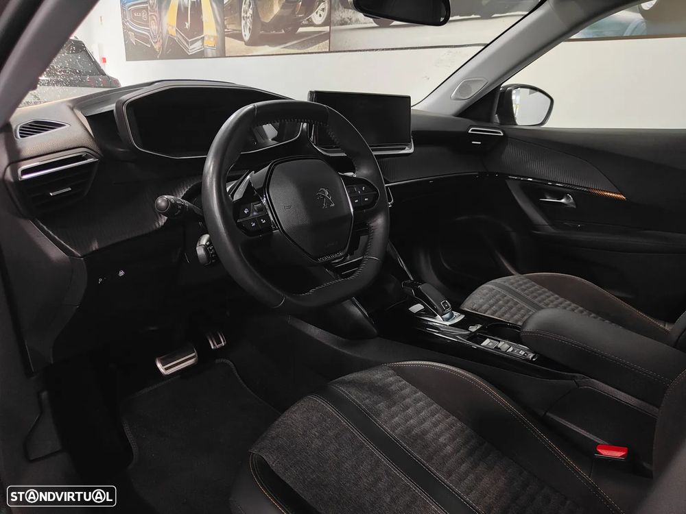 Peugeot 2008 1.2 PureTech Allure EAT8 - 7