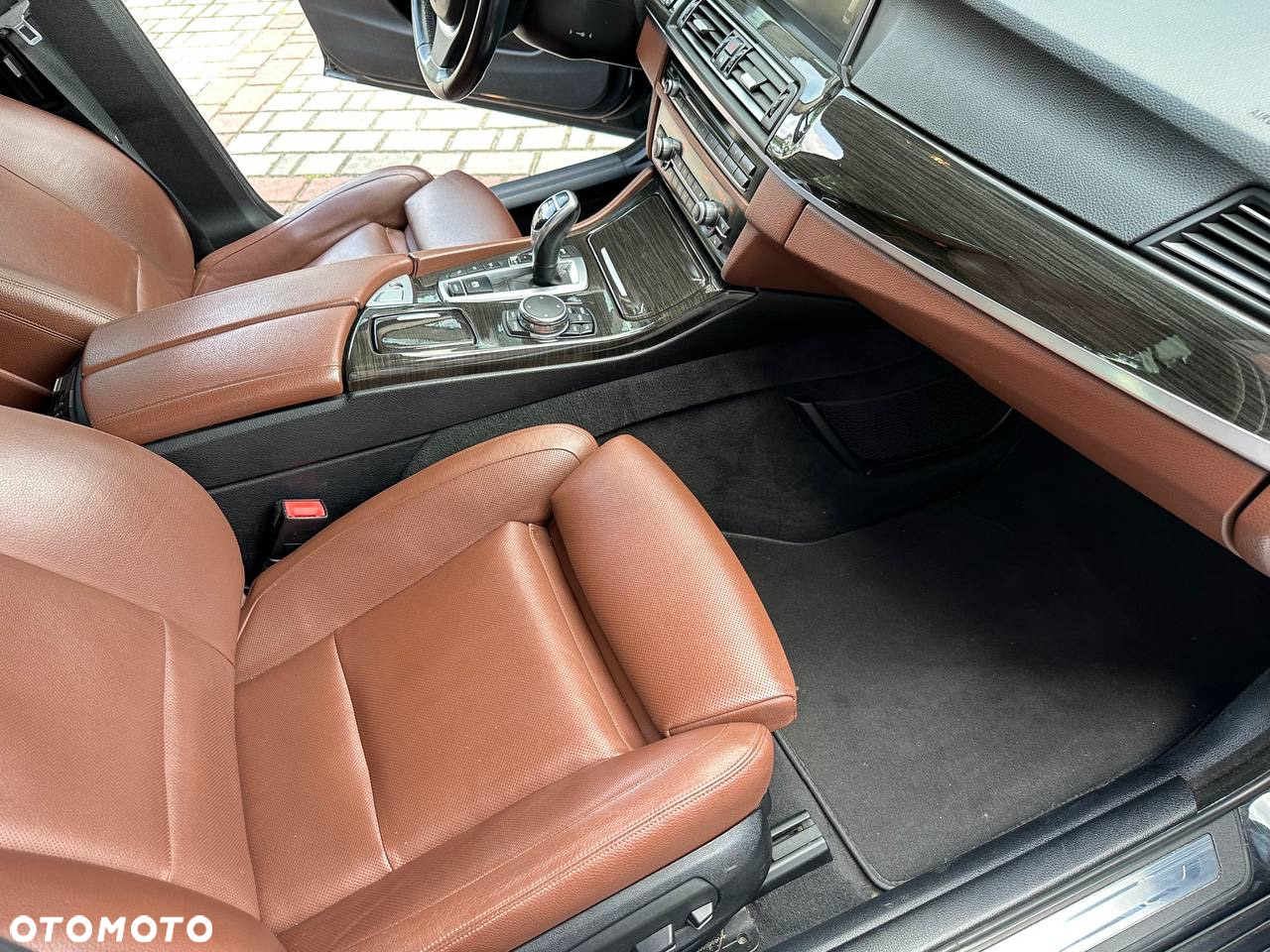 BMW Seria 5 528i xDrive Luxury Line - 40