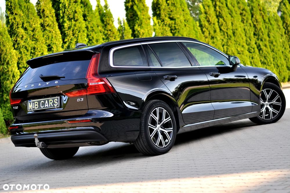 Volvo V60 B3 B DKG Momentum Pro - 9
