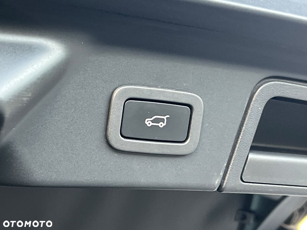 Land Rover Range Rover Velar 2.0 P250 R-Dynamic HSE - 36