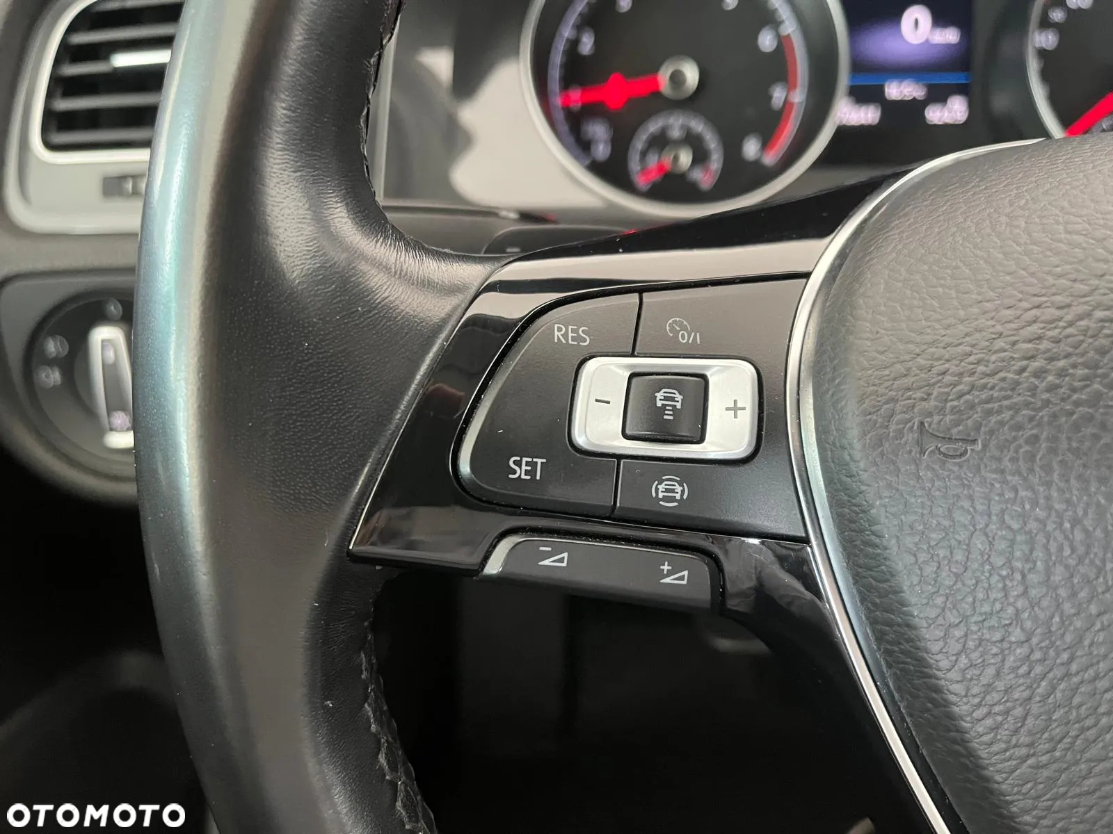 Volkswagen Golf VII 1.5 TSI BMT Comfortline DSG - 25