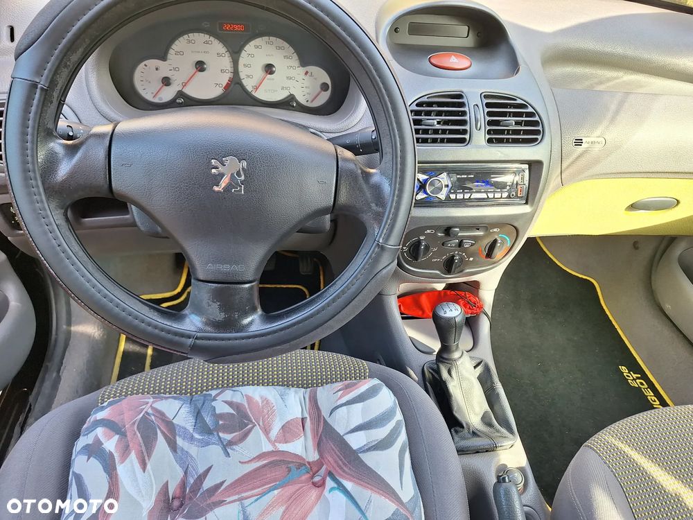 Peugeot 206 1.1 Color-Line - 8
